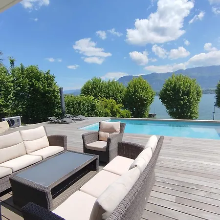 Piscine Chauffée Vue Et Accès Climatisation * Le Bourget-du-Lac